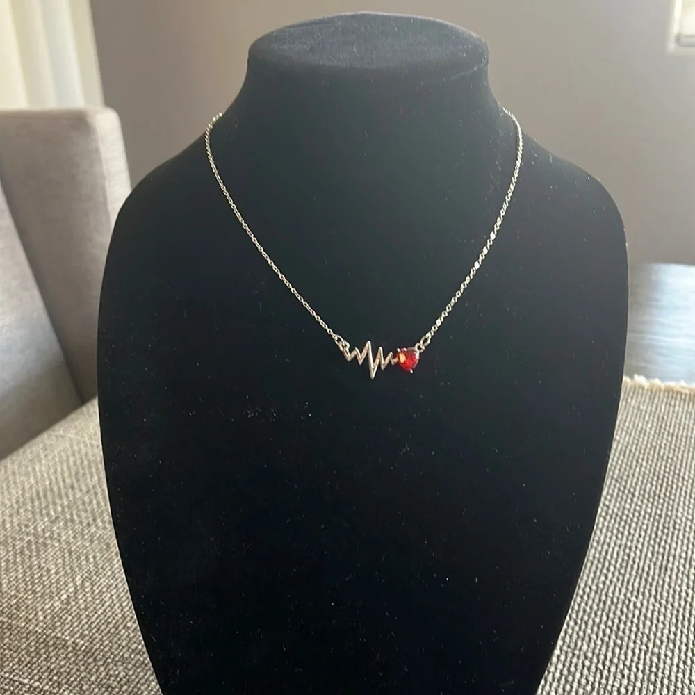 N/A heartbeat necklace